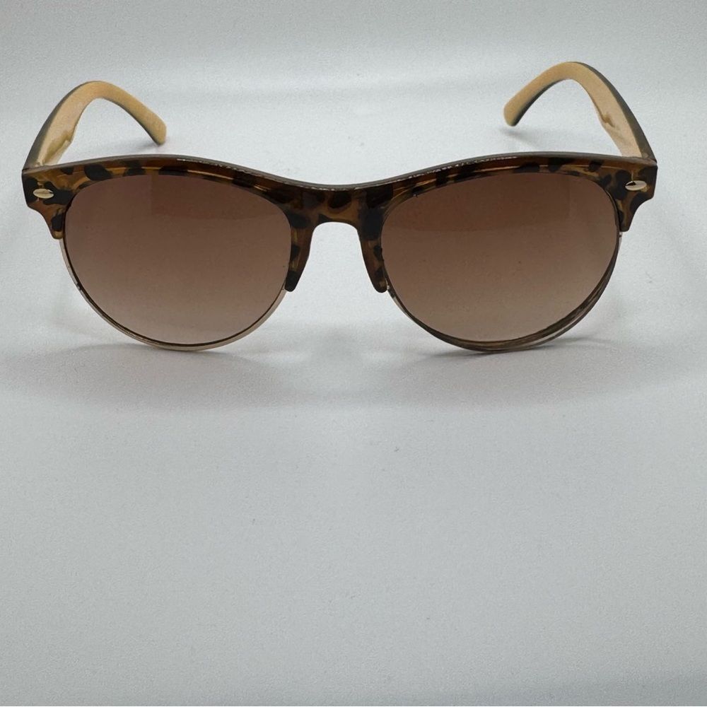 Foster Grant Gold Coast 1 Sunglasses